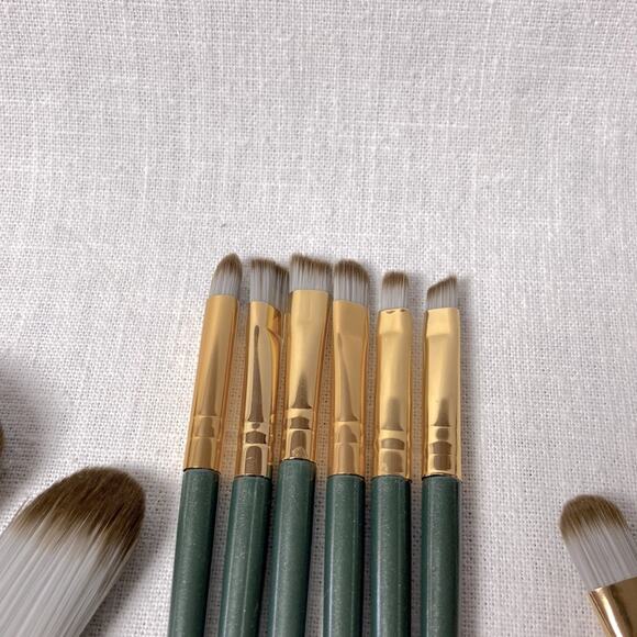 Makeup Brush Set 14 pc Brushes Green Handles Gold Tone Accent - Picture 3 of 5